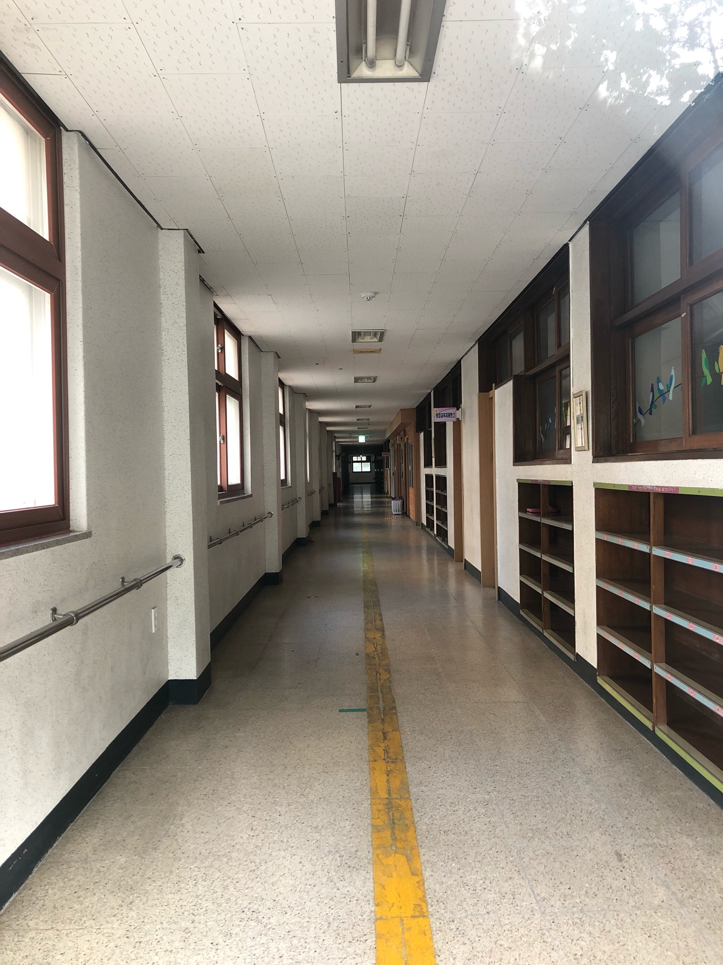 수원칠보초등학교 | 경기도 수원시 권선구 금호로37번길 15 | +82 31-291-1302