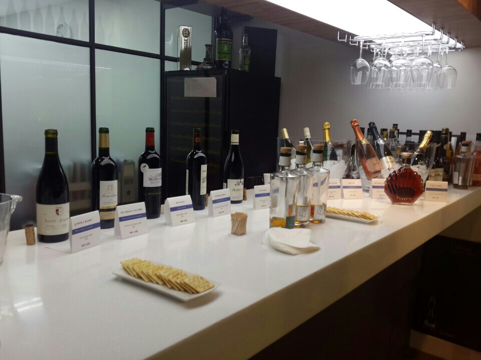 seoul wines & spirits | 용산구 문배동 24-6 CJ나인파크 202동 107호 | +82 2-720-3788