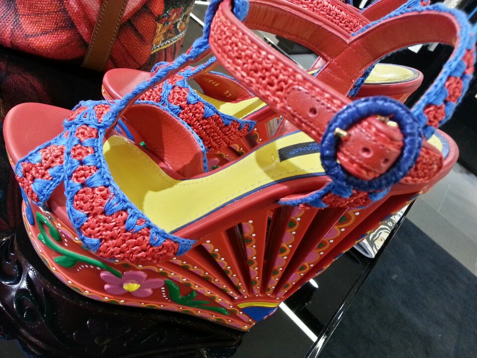 Dolce&Gabbana | 서울 C/o Shinsegae Main Dept. Store | +82 2-1588-1234