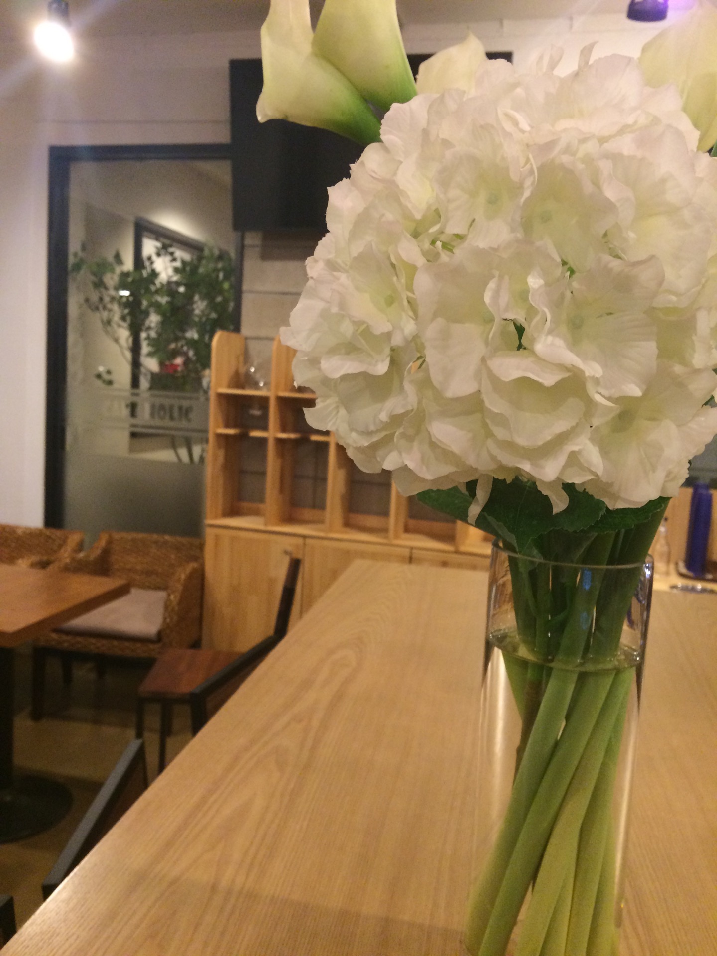 CAFE HOLIC | Seoul 강남구 테헤란로14길 25 | +82 2-563-7678