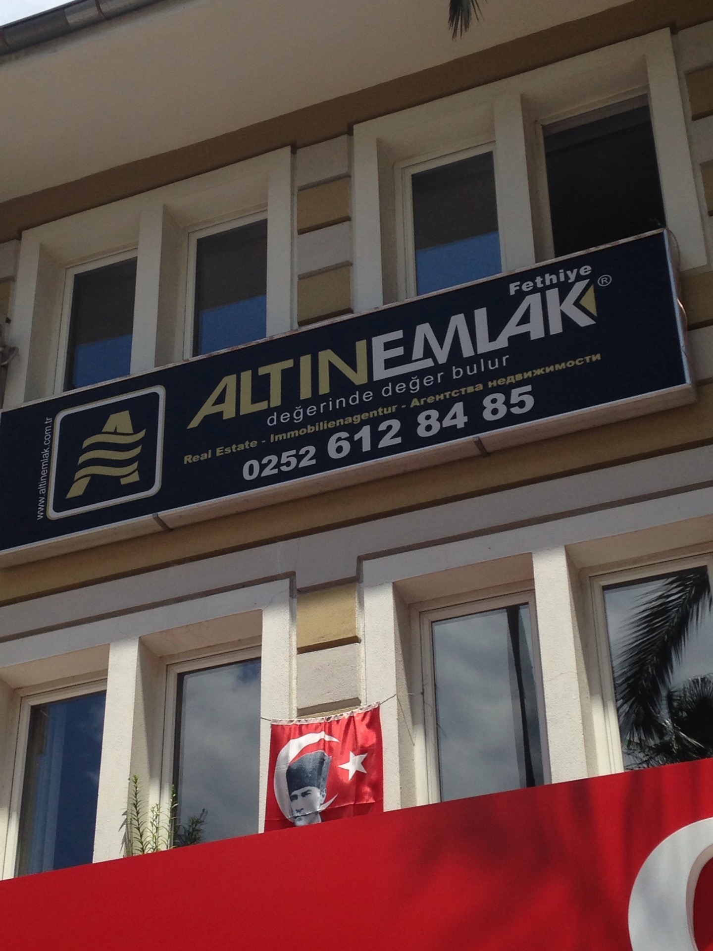 Altın Emlak | Kesikkapı Mahallesi Atatürk Caddesi Yuluklar İş Merkezi 81/C Kat 2 No:35, 48300 Fethiye/Muğla | +90 252 612 84 85