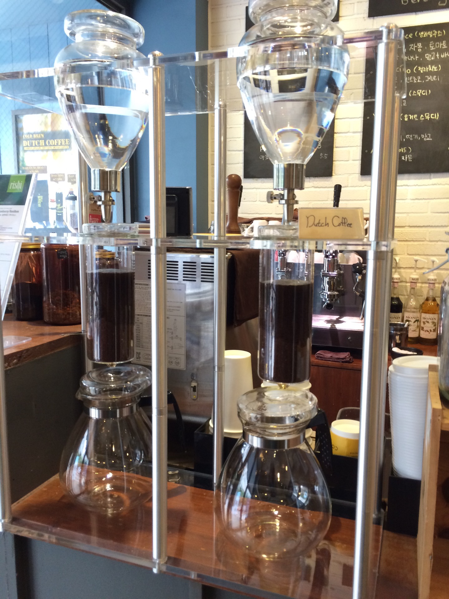 Coffee Reload | 서울특별시 서초구 서초대로46길 93 | +82 2-587-3590