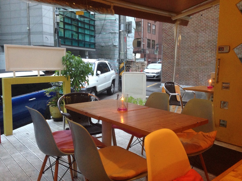 Poco Felice | 서울 마포구 동교로18길 13 | +82 2-338-2435 Poco Felice | 서울 마포구 동교로18길 13 | +82 2-338-2435