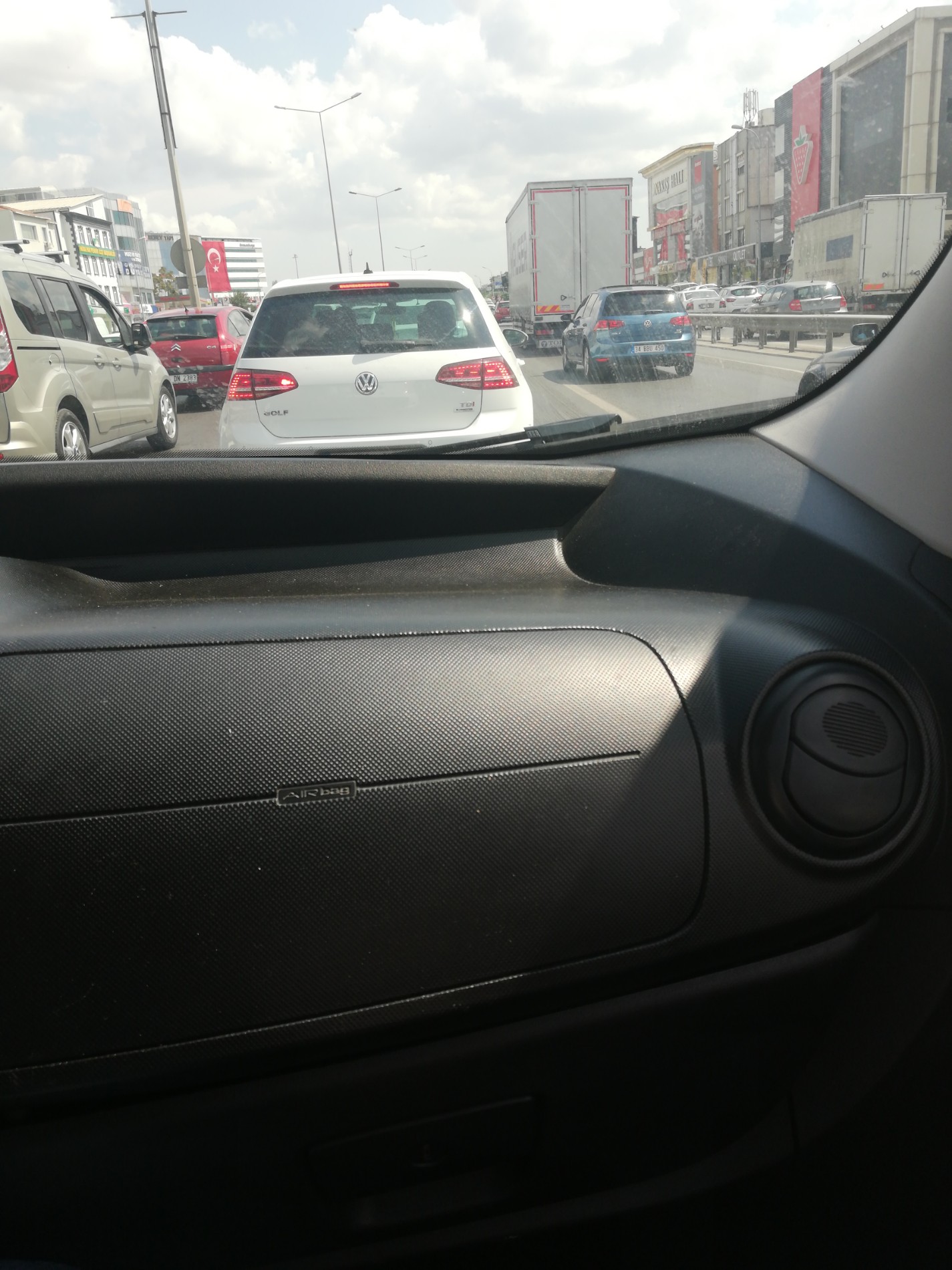 Akbank | 34893 Pendik/İstanbul | +90 216 453 08 50