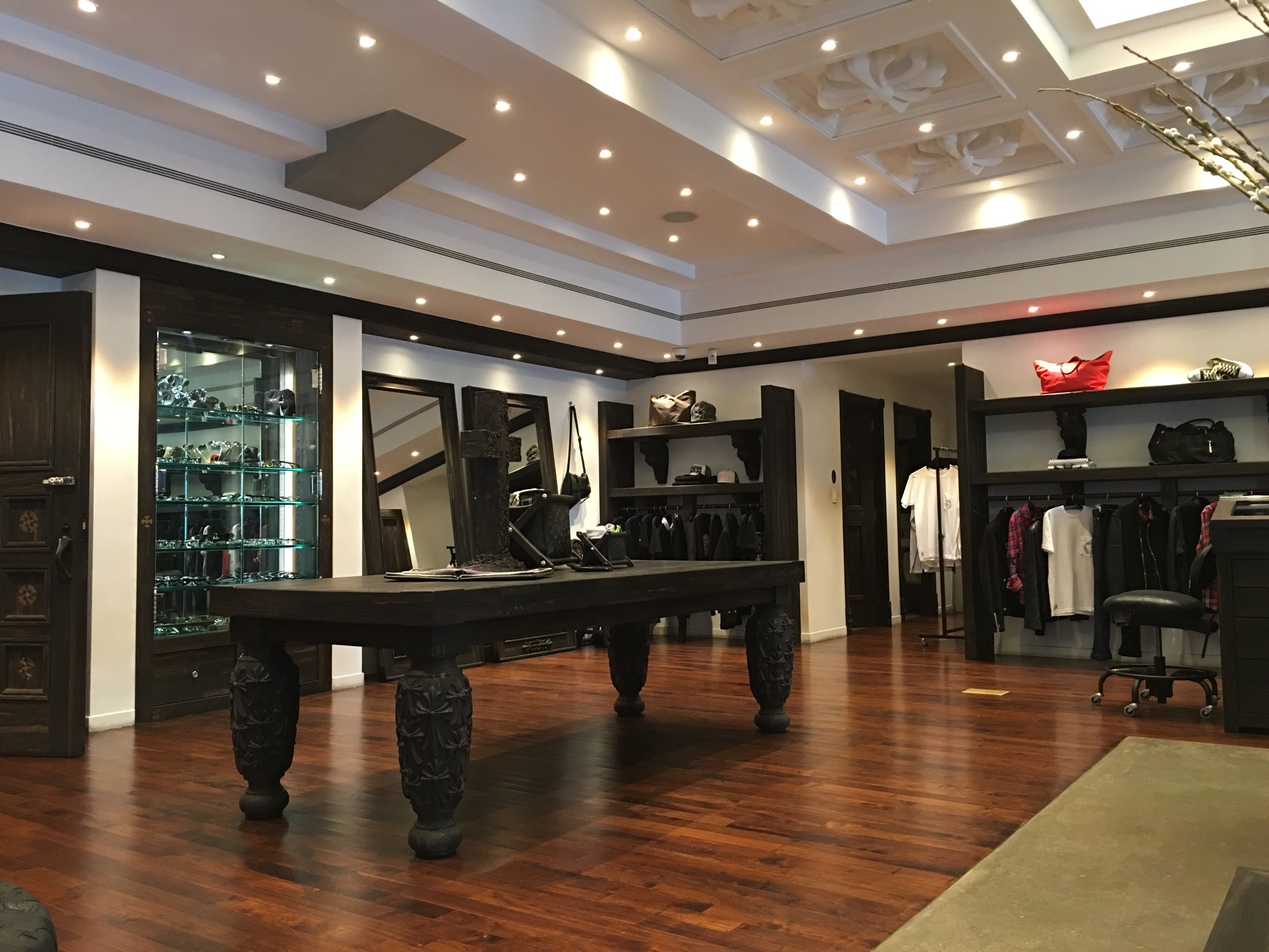 Chrome Hearts | 서울 강남구 선릉로162길 24 | +82 2-3343-0055