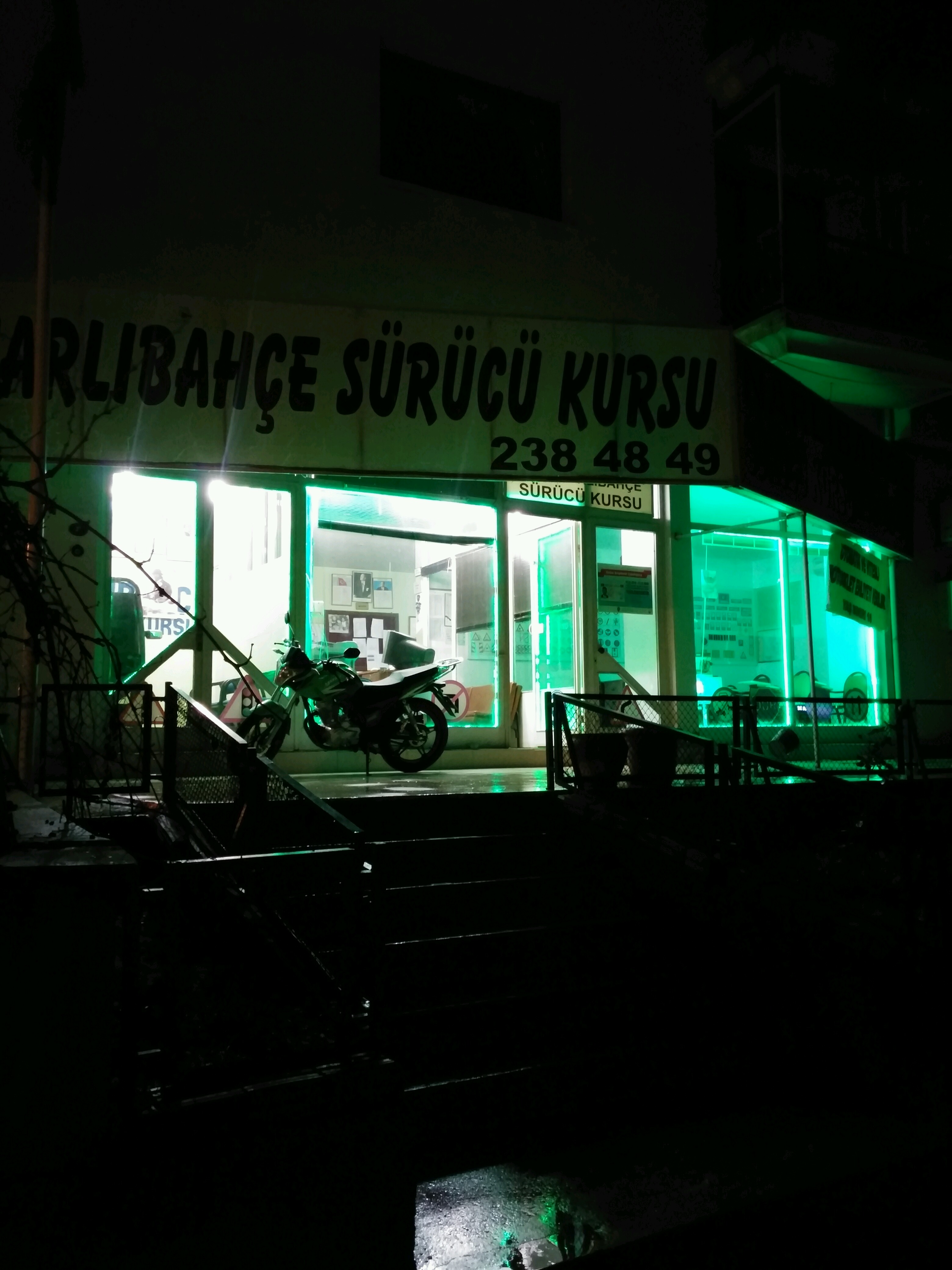 Narlıbahçe Sürücü Kursu | Mithatpaşa Caddesi No: 258/B Nalıdere, 35320 Narlidere/İzmir | +90 232 238 48 49
