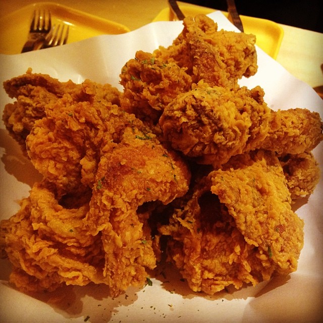 깐부치킨 kkanbu chicken | 서울특별시 서초구 남부순환로 2419 | +82 2-522-9230