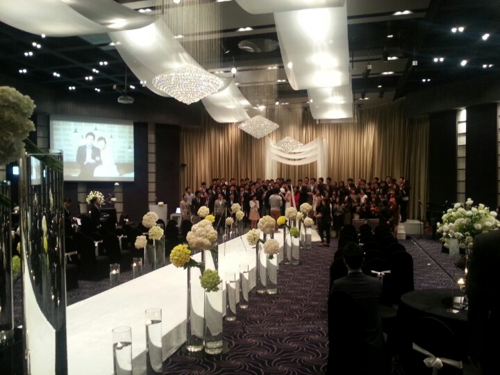 THE CONVENTION | 서울 송파구 올림픽로 319 | +82 2-418-5000