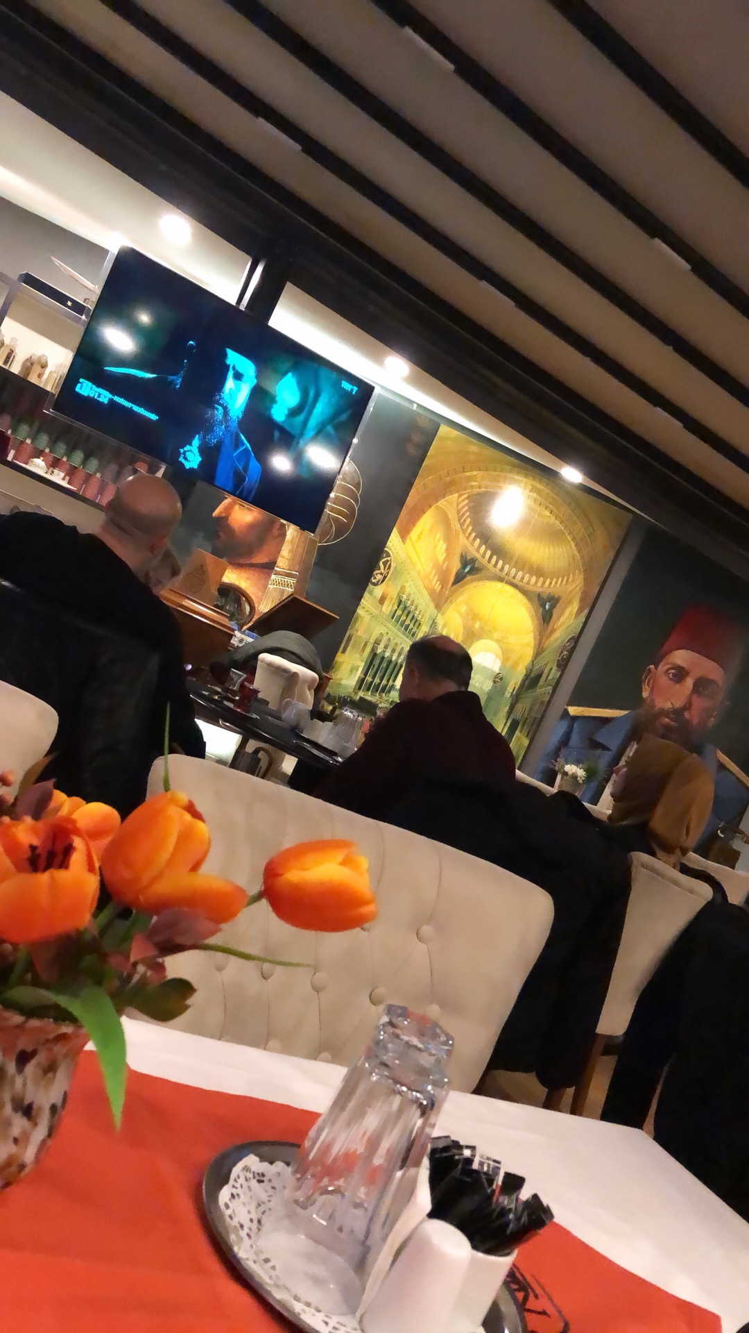 Nilhan Sultan / Sultandan.com | Çengelköy Mahallesi. Kemalettin Tuğcu Sokak No:48, Üsküdar/İstanbul | +90 216 422 87 50