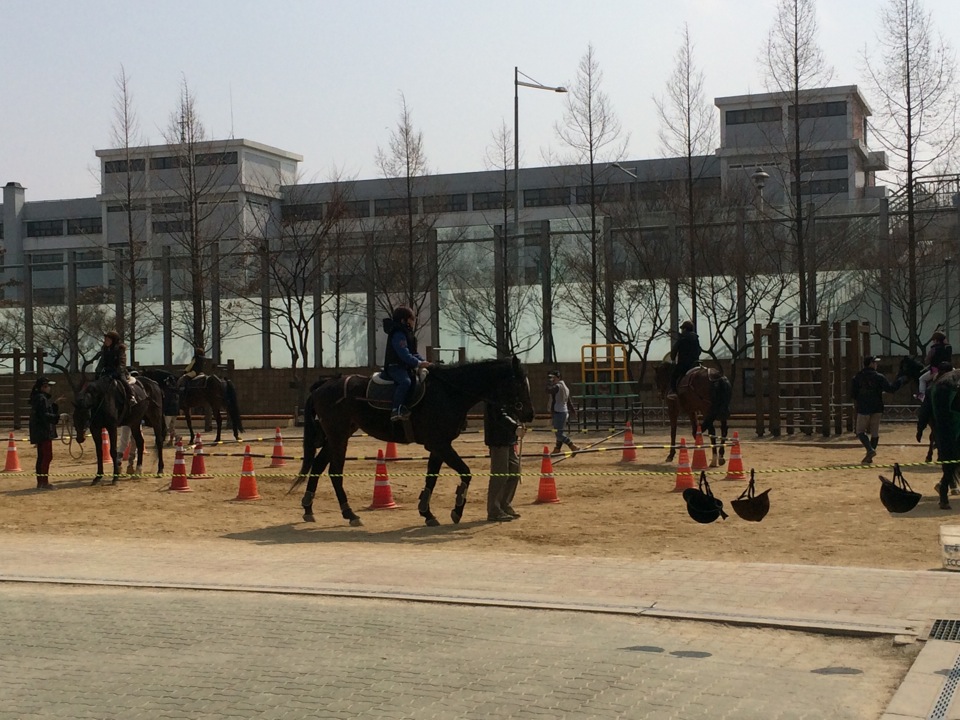 반포초등학교 | 서울특별시 서초구 신반포로 55-4 | +82 2-599-1349