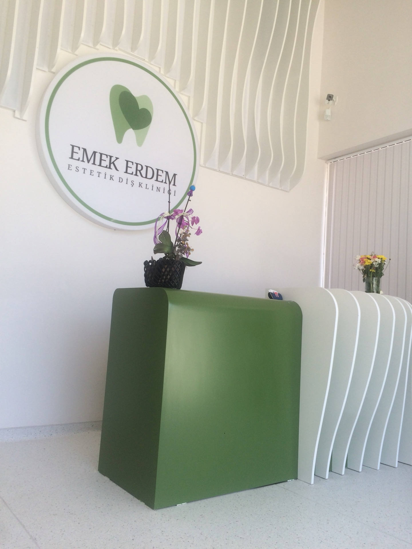 Emek Erdem Diş Kliniği | Batıkent Mh Kürşat Tüzmen Bulvari Güleç Plaza Altı, Sehitkamil/Gaziantep | +90 342 341 32 33