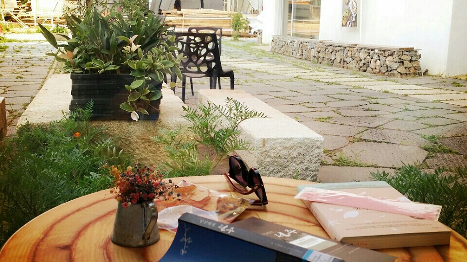cafe the Jangmee | 경기도 파주 탄현면 헤이리마을길 21-7 | +82 31-945-2340