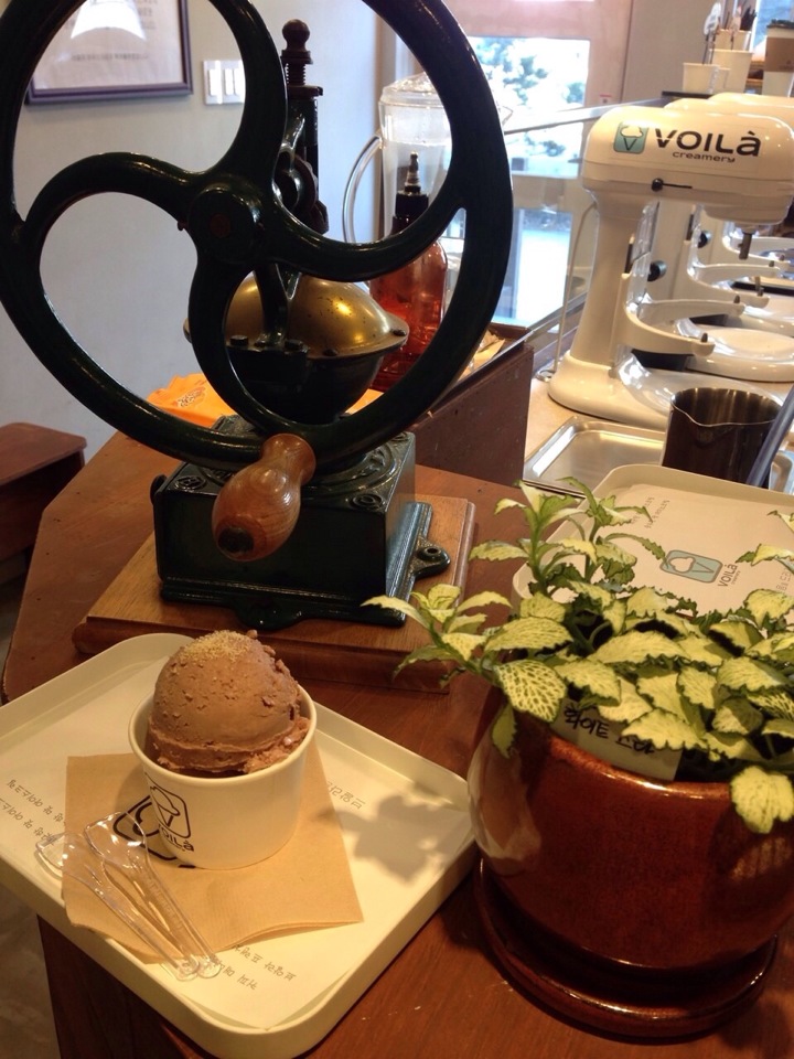 VOILà creamery | 서울 마포구 와우산로27길 56 | +82 2-332-0046 VOILà creamery | 서울 마포구 와우산로27길 56 | +82 2-332-0046