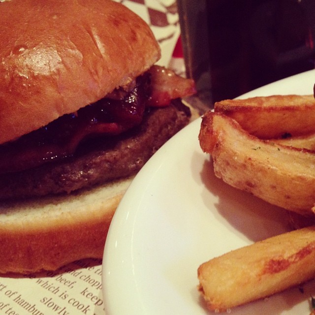 Burger Hunter | 서울 강남구 학동로 103 | +82 2-546-2582