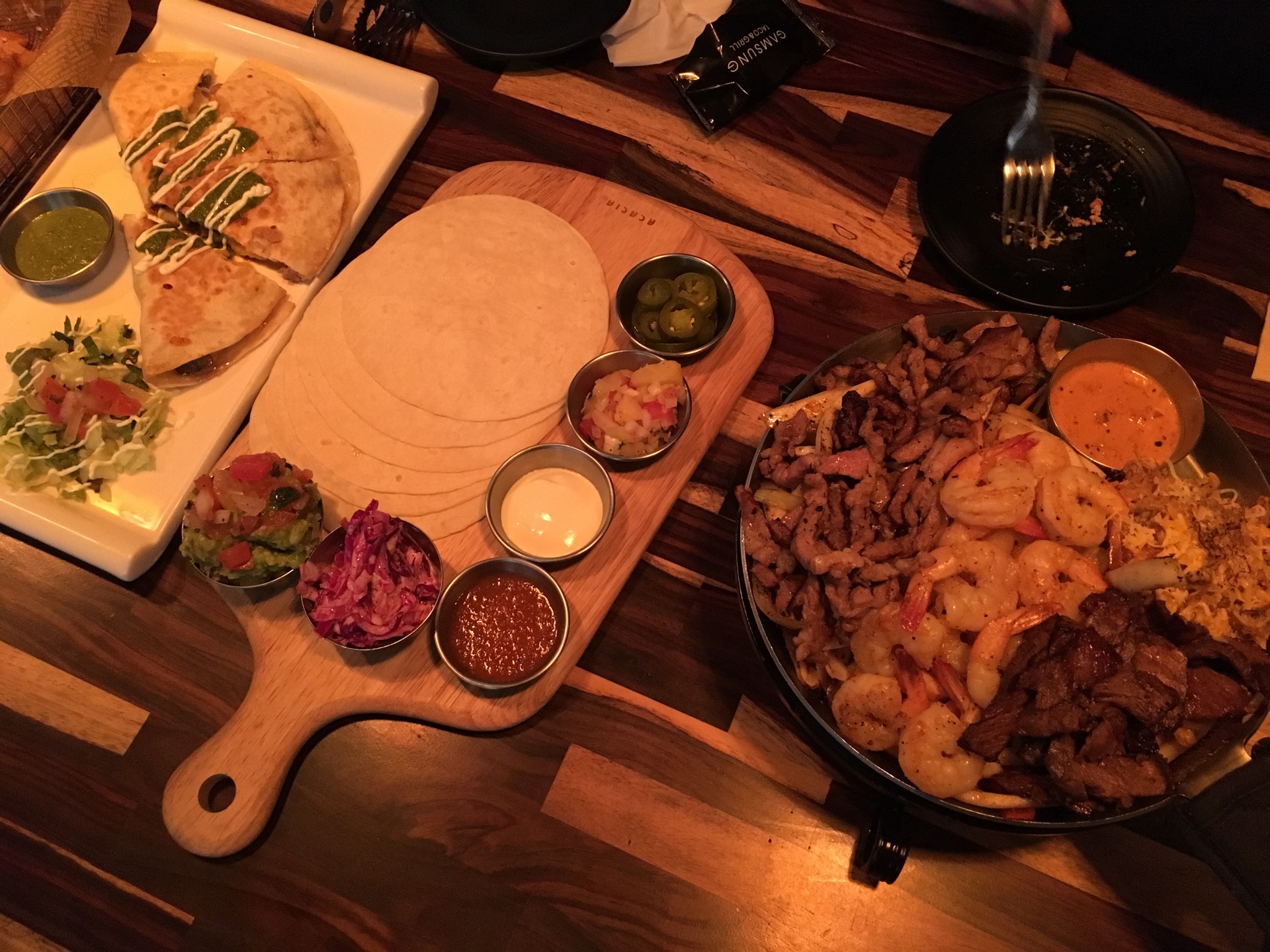 GAMSUNG TACO & GRILL | Seoul 종로구 새문안로3길 23 경희궁의 아침 4단지 | +82 2-738-8887