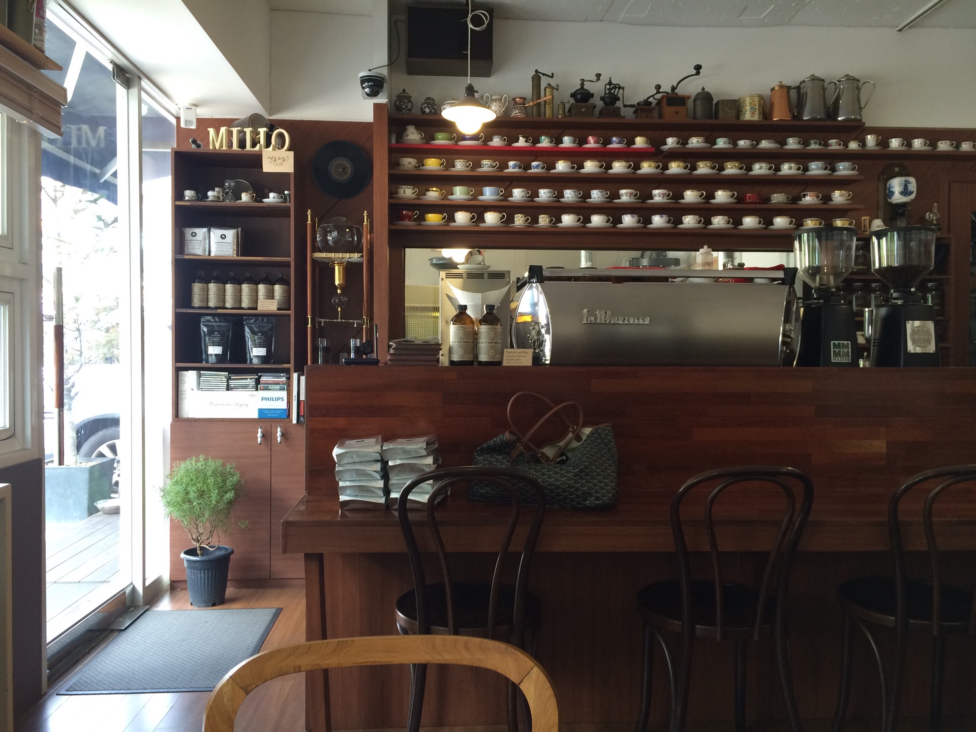 millo coffee roasters | 서울특별시 마포구 양화로18안길 36 | +82 2-554-3916