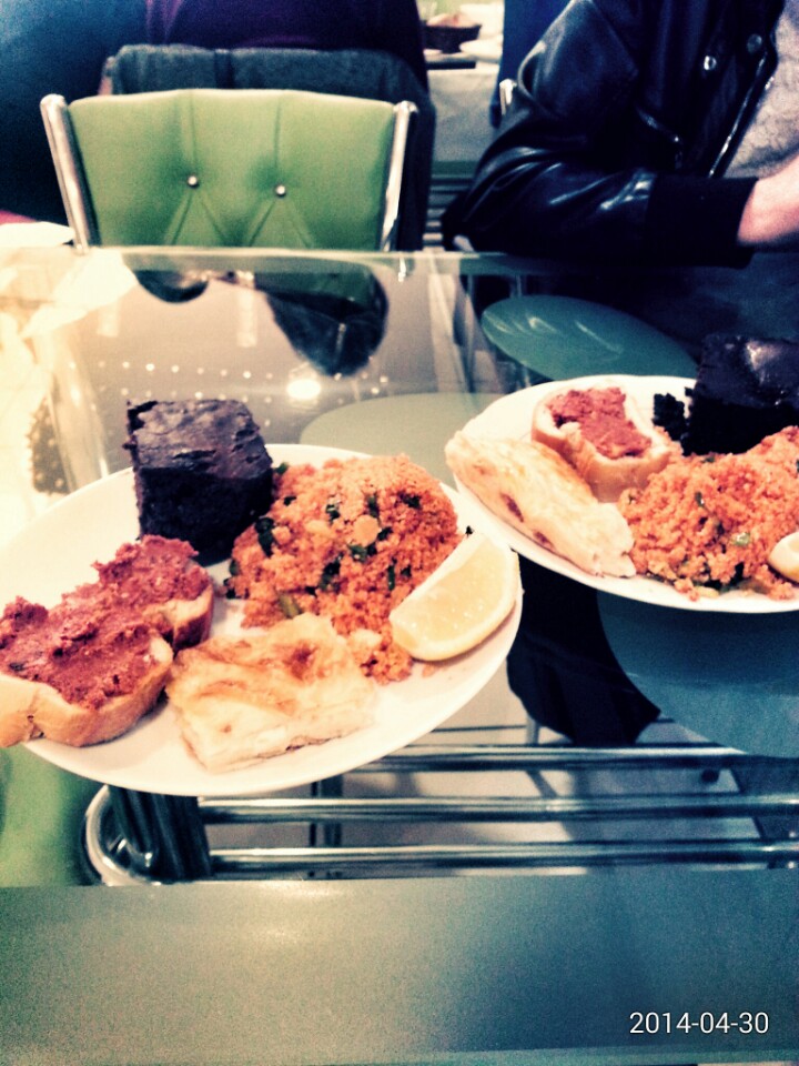 Aşgana Mantı ve Gözleme Evi | Hacı Bayram Anafartalar Caddesi, 06050 Altındağ/Ankara | +90 312 312 39 61