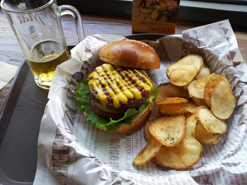 Burger Hunter | 서울 강남구 학동로 103 | +82 2-546-2582