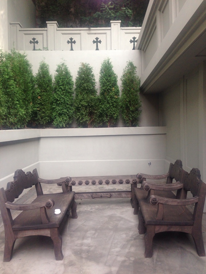 Chrome Hearts | 서울 강남구 선릉로162길 24 | +82 2-3343-0055