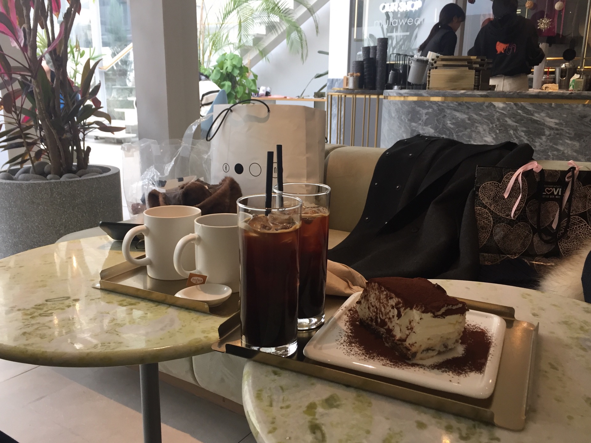 Cafe Mula | Seoul Gang-nam-gu 강남구 압구정로4길 13-12 | +82 2-6104-4541