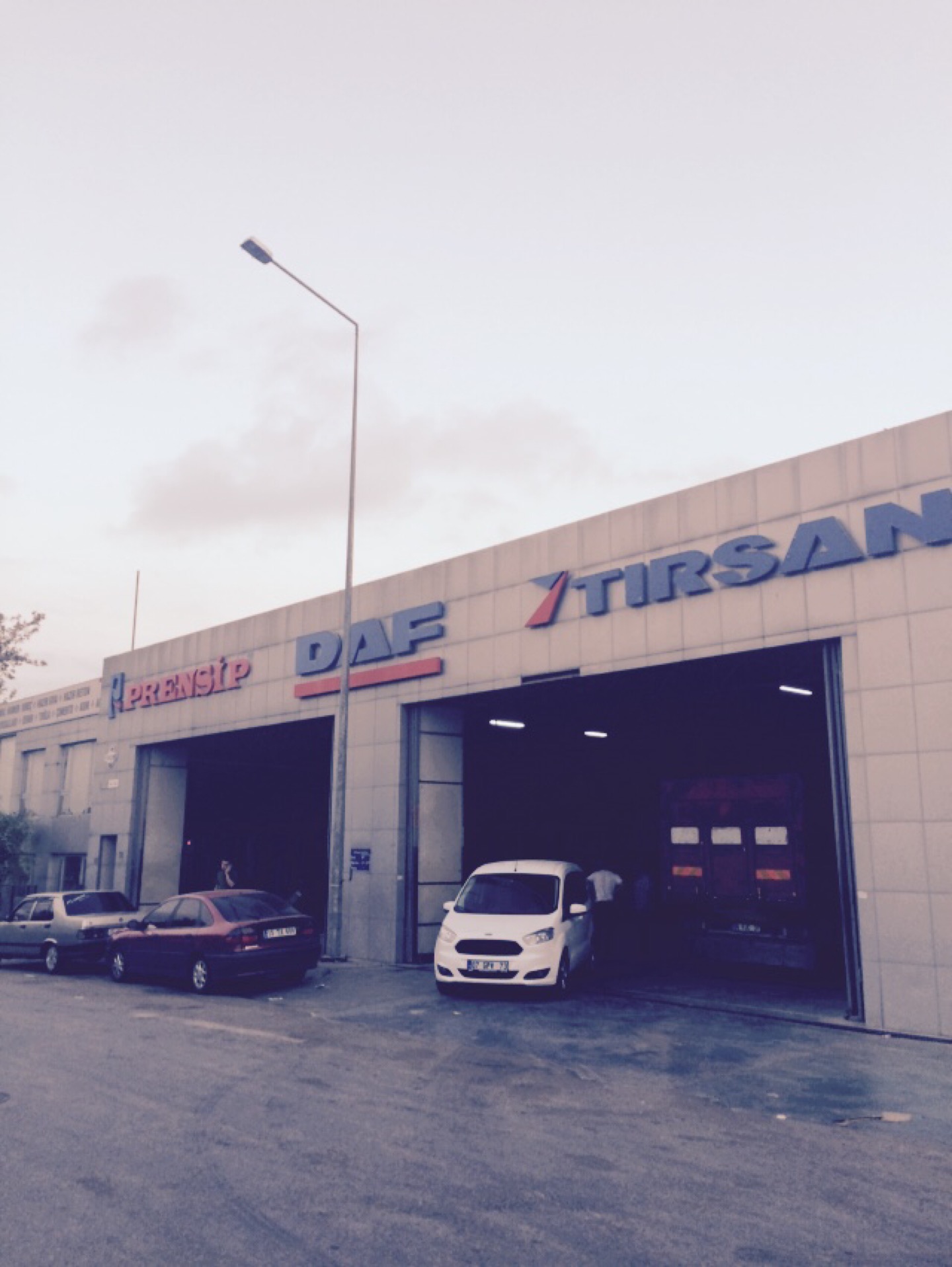 Daf Satış Servis Yedek Parça | Ahatlı 5069. Sokak, 07090 Kepez/Antalya | +90 242 221 72 12