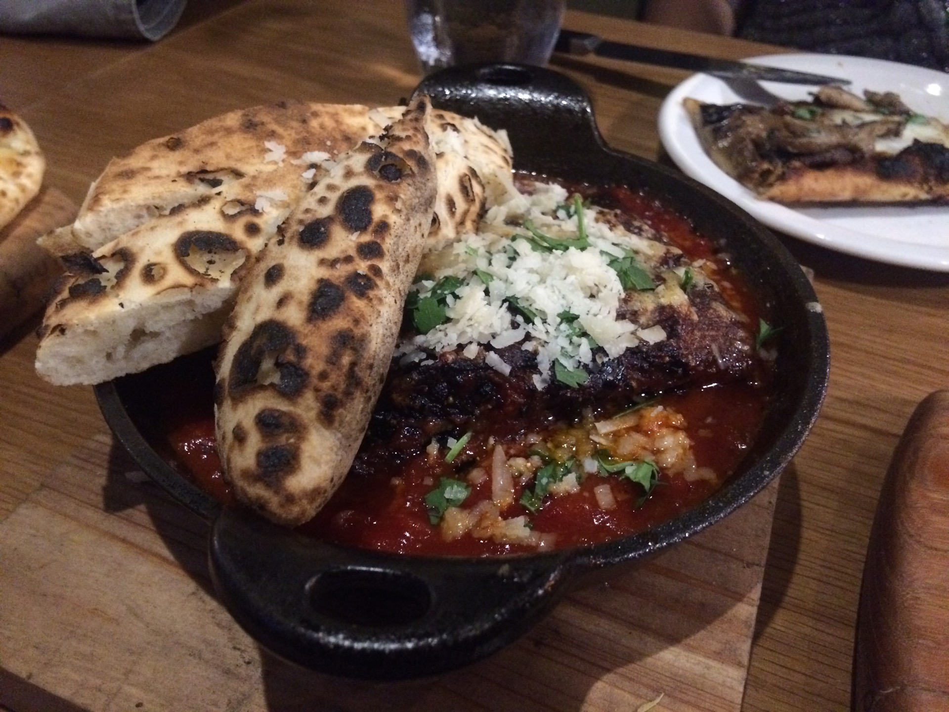 bistro piuzza | 서울 강남구 논현동 21-10 | +82 2-518-2110