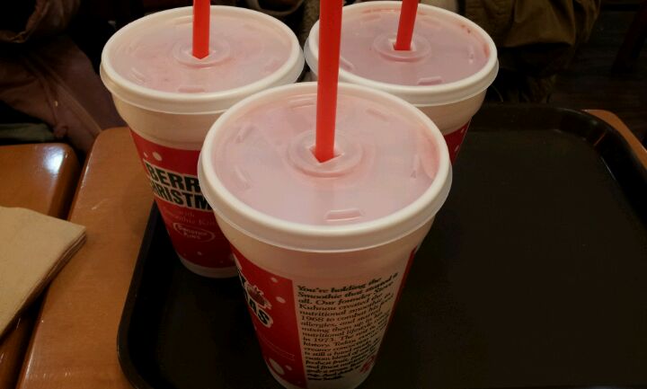 스무디킹 | 서울 송파구 잠실동 40-1 롯데월드 영프라자동 지하1층 | +82 2-418-4959