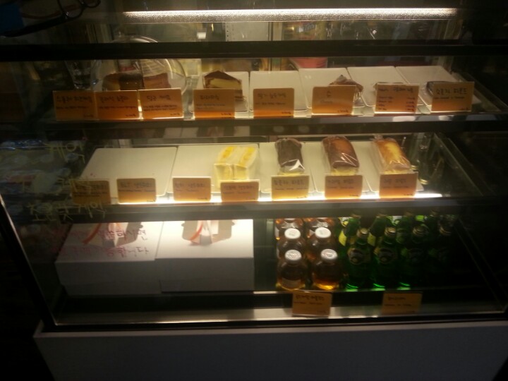 Fleur Bakery Cafe | 서울 강남구 논현동 16-44 | +82 2-549-0871
