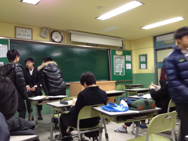 반포중학교 | 서울특별시 서초구 신반포로 67 | +82 2-599-2303