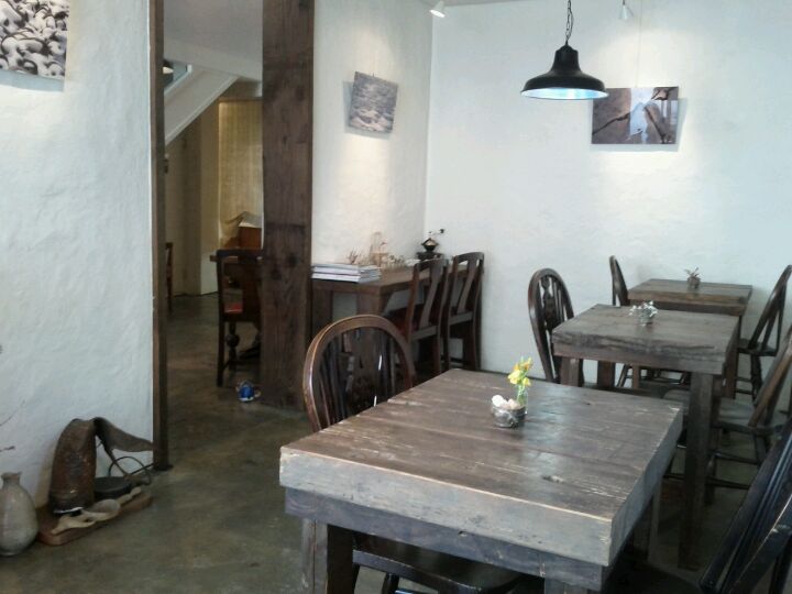 cafe co | 서울 종로구 북촌로 21-10 | +82 2-766-0909