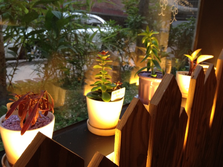 cafe-in holic | 서울 광진구 아차산로31길 45 | +82 10-6328-1793