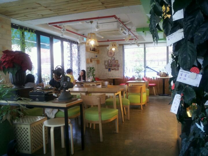 cafe-in holic | 서울 광진구 아차산로31길 45 | +82 10-6328-1793