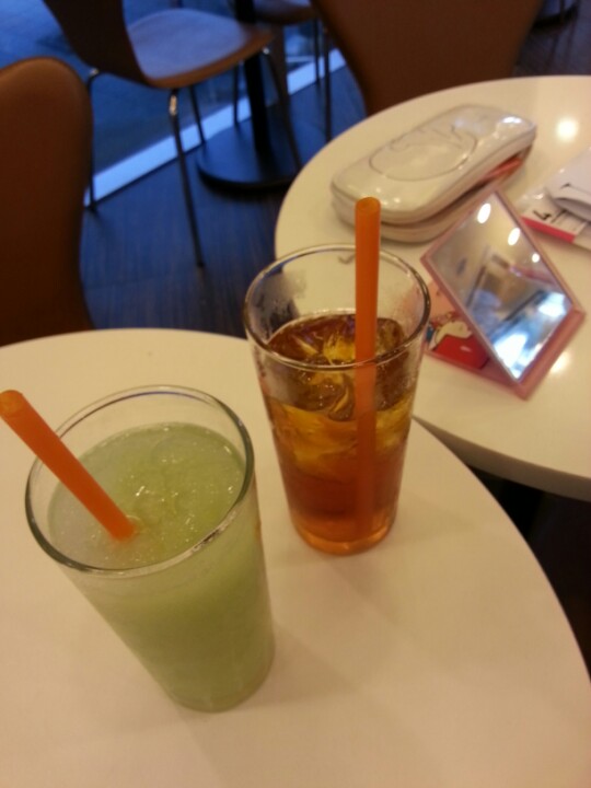 DUNKIN DONUTS | 서울 서초구 강남대로 221 | +82 2-529-3121