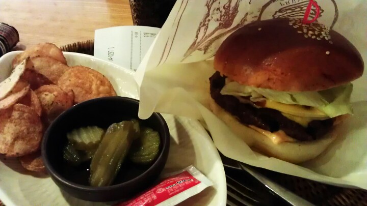 BURGER HUNTER / 버거헌터 | 서울 영등포구 영등포동 타임스퀘어 3층 | +82 2-2638-2520